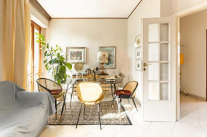 Bright apartment with parking near Viareggio beach